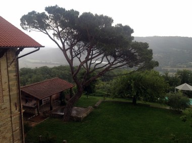 Rainy afternoon in Tuscany. #luxuryproblem
