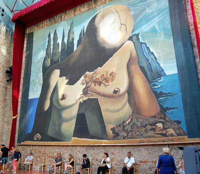 9-16 massive dali foyer