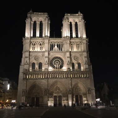 9-17 nortre dame at night